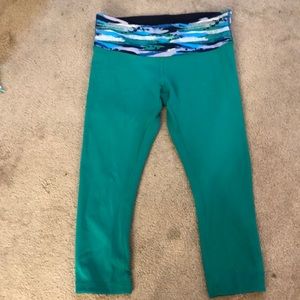 Size 8 reversible Wunder Under crops